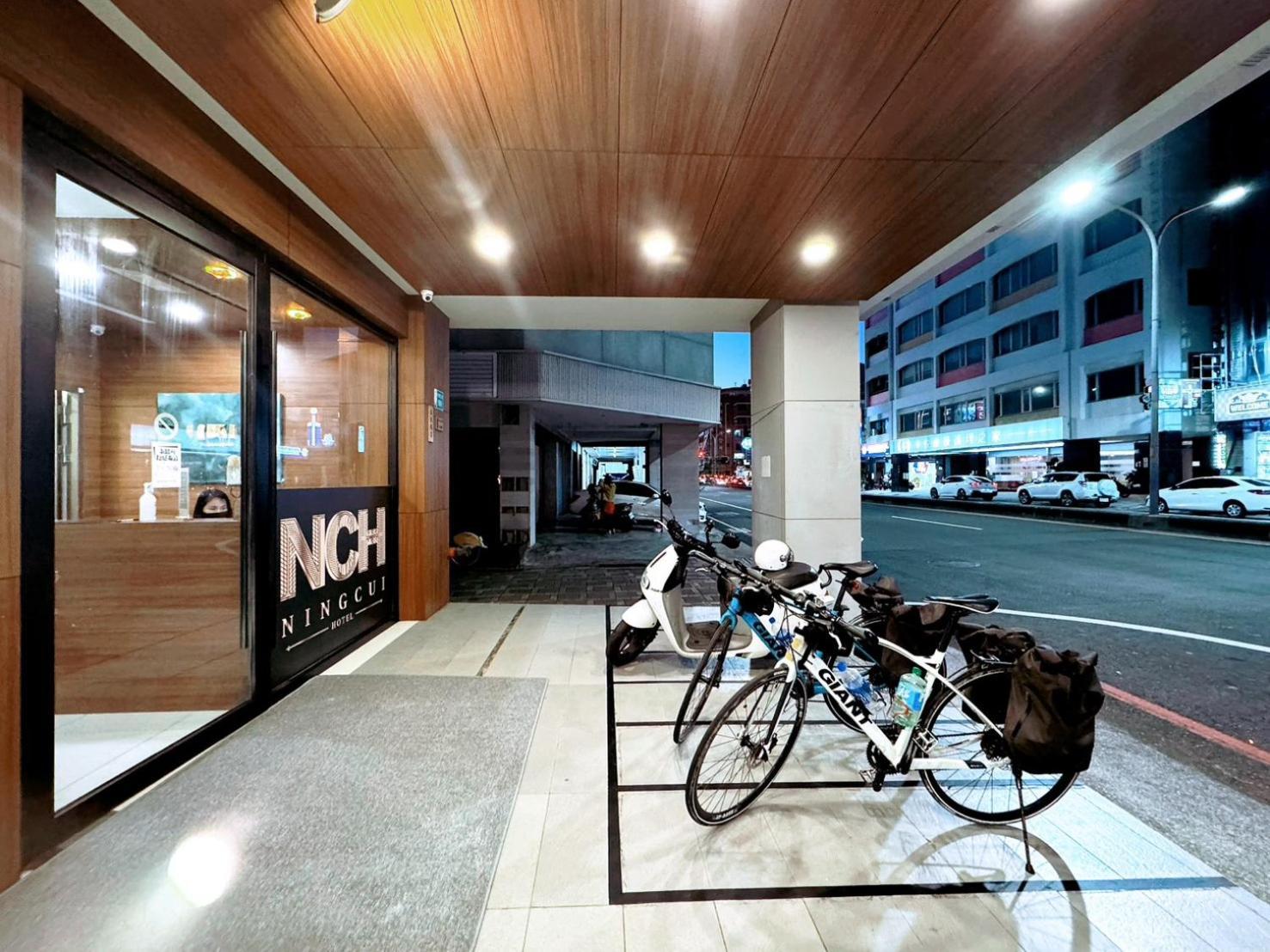 P Inn Tainan Zewnętrze zdjęcie